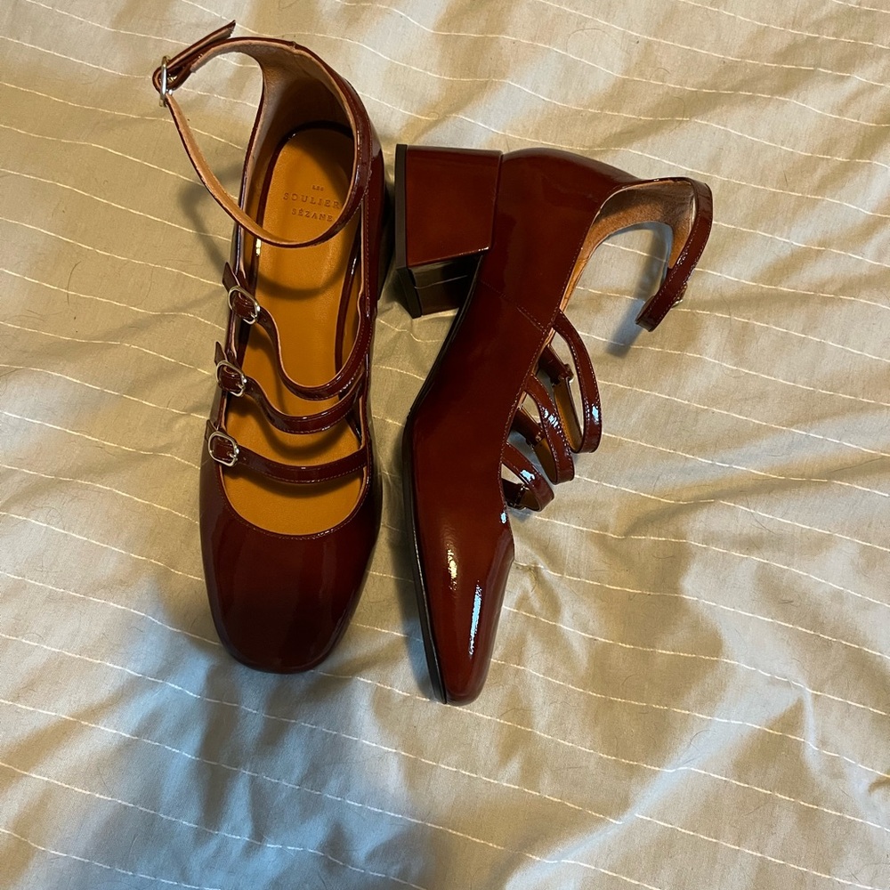 Sezane burgundy/brown heels